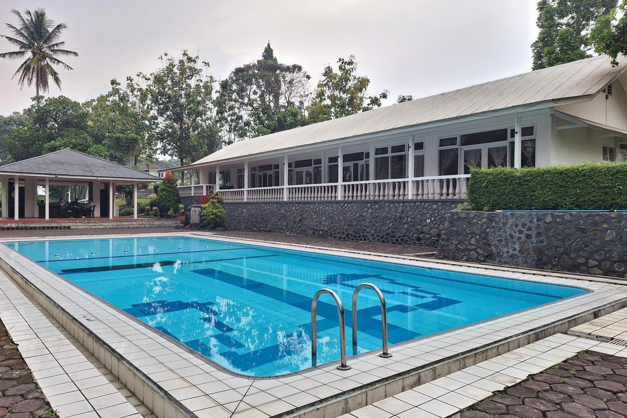 Reddoorz Resort At Tridaya Cisarua Puncak Exterior foto