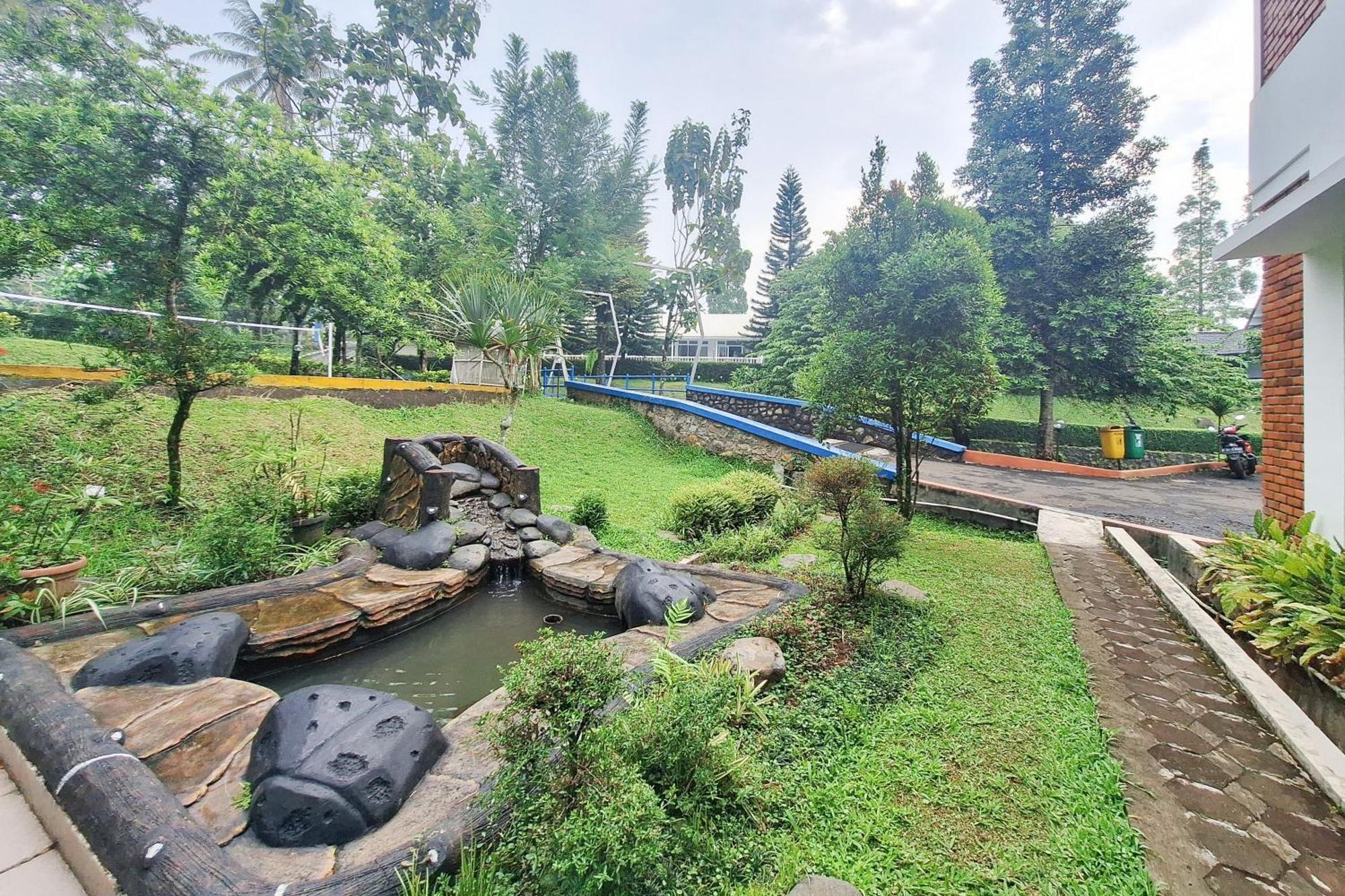 Reddoorz Resort At Tridaya Cisarua Puncak Exterior foto